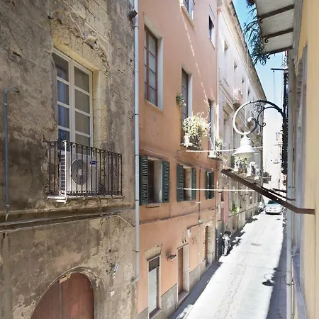 Domo 5 Teste Pensión Cagliari